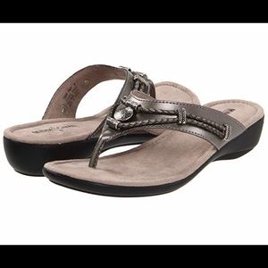 Minnetonka Silverthorne Thong in Pewter
